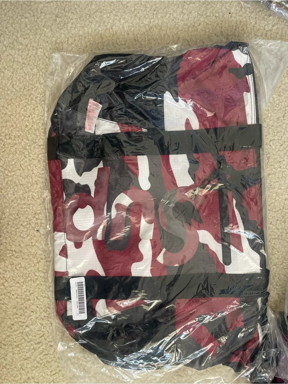 NWT Supreme tote bag with zipper